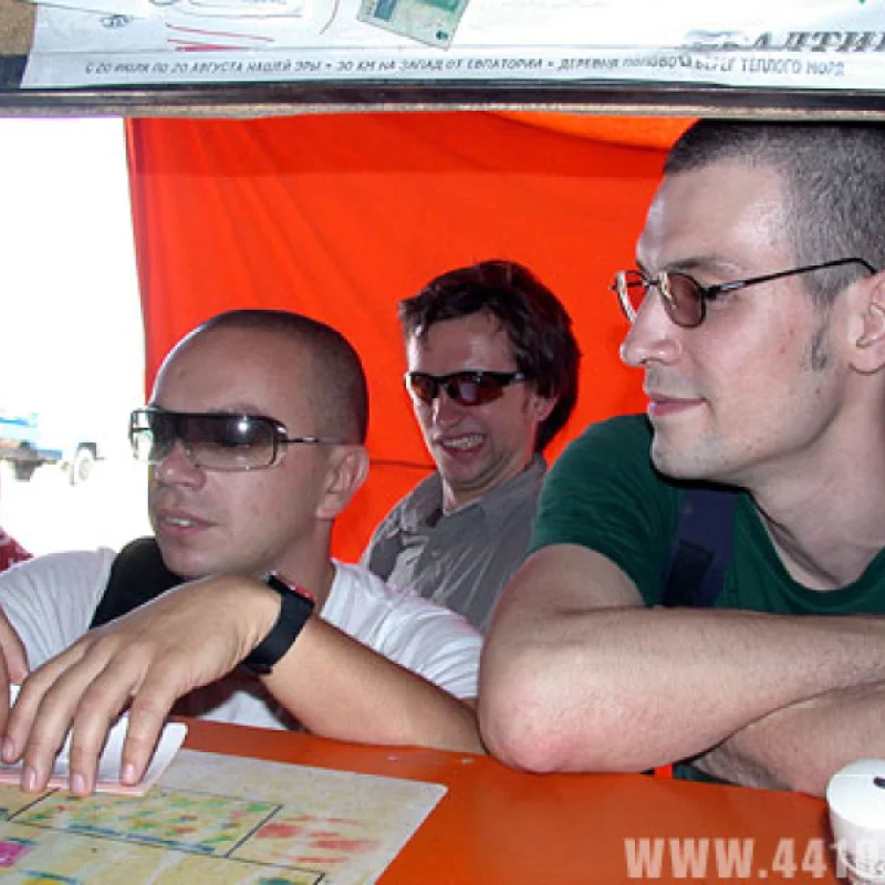 Прибытие в оргкомитет нового состава dj's: Фонарь, Компас-Врубель.....и..