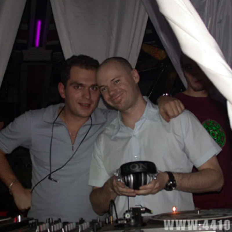 Град и Dave Seaman