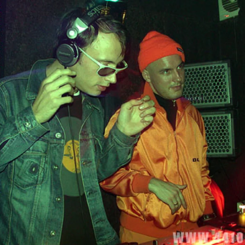 dj dr.Spy.der &amp; dj Лист