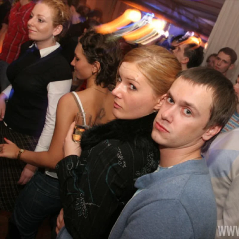 ну куда без очереди то?