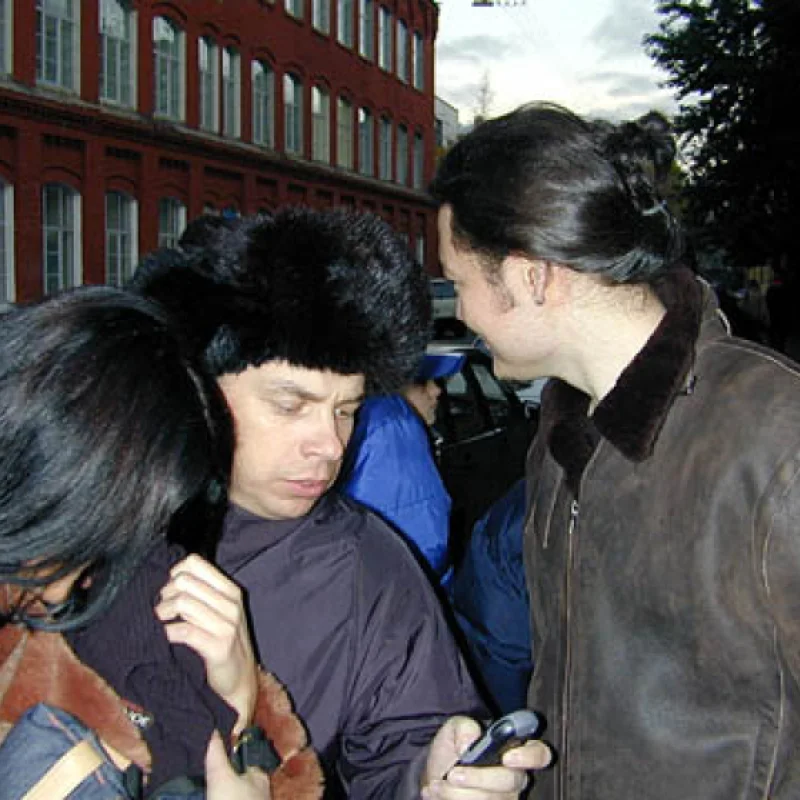 Фонарь, Пак и питерские тусовщицы