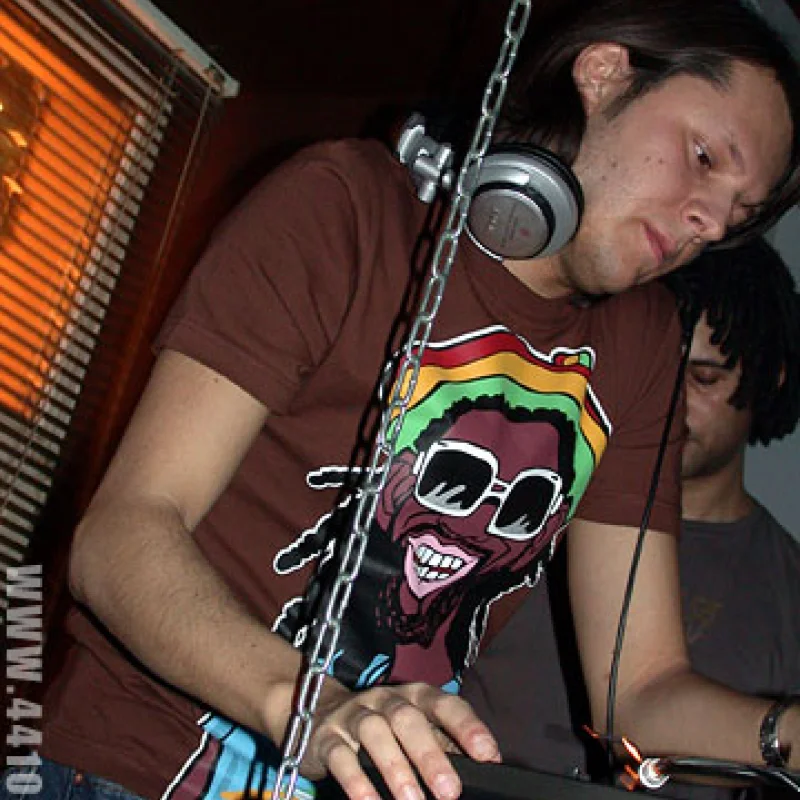 dj Кореец