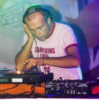 DJ Gruv opens a new school!
