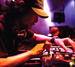 Выступление DJ Krush